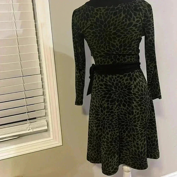 [US4]DM Donna Morgan WMN  Leaf Long Sleeve Surplice Neck Tie Neck Wrap Dress - Picture 6 of 8